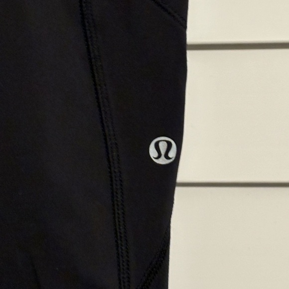 Lululemon 3/4 Leggings‎ Sz 4 Floral Black Workout Yoga Run Exercise Run Gym - Picture 2 of 5